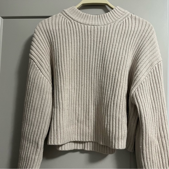 Cropped Sweater - Picture 1 of 1